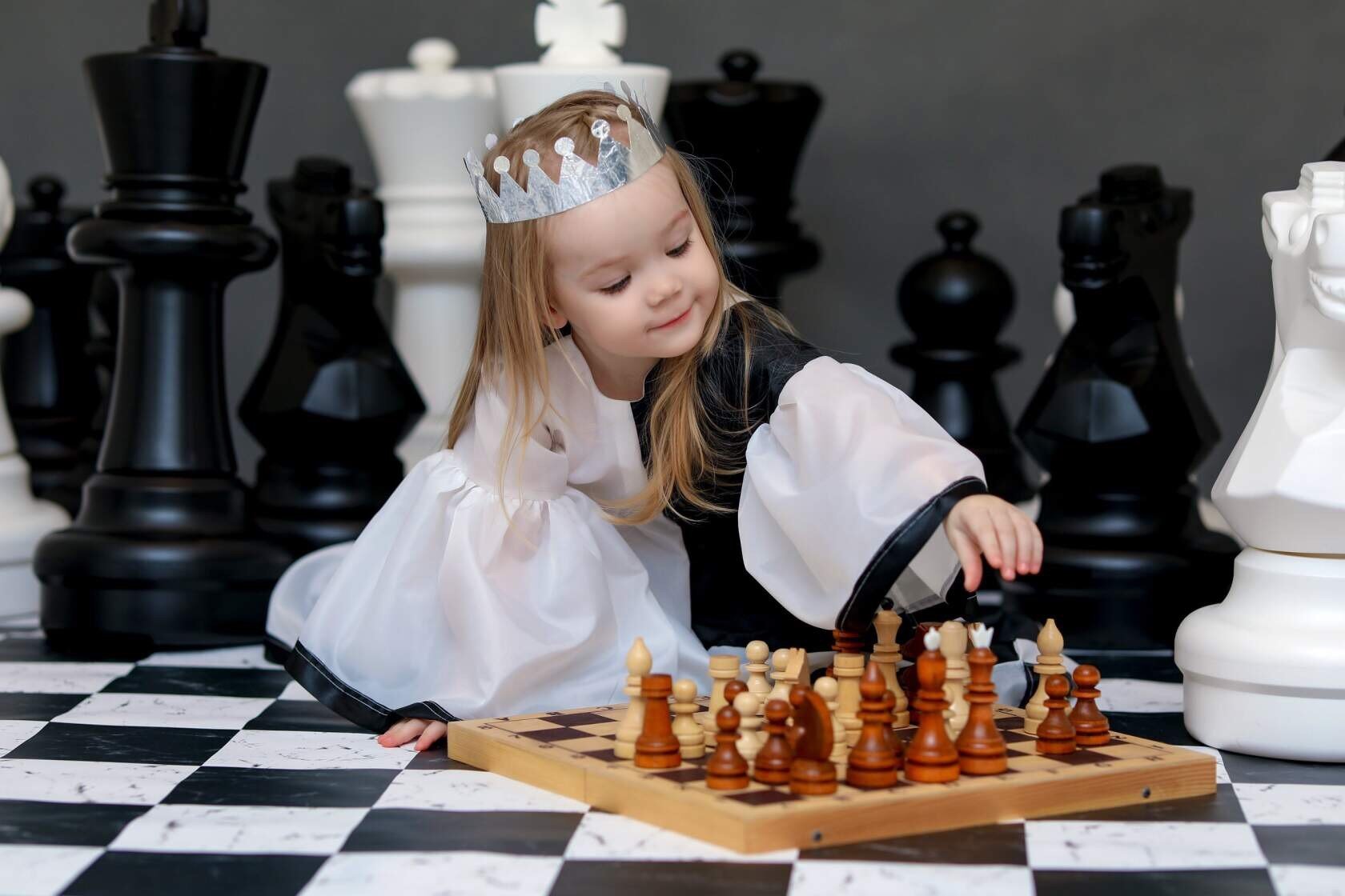 Районный конкур фото "Малыши играют в шахматы"